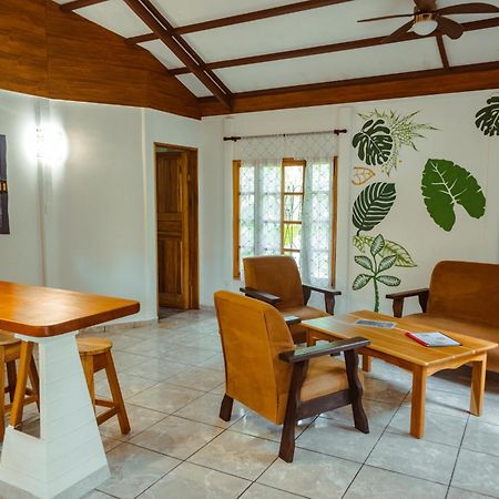 Hotel Pura Vida Vegana à Cahuita Extérieur photo