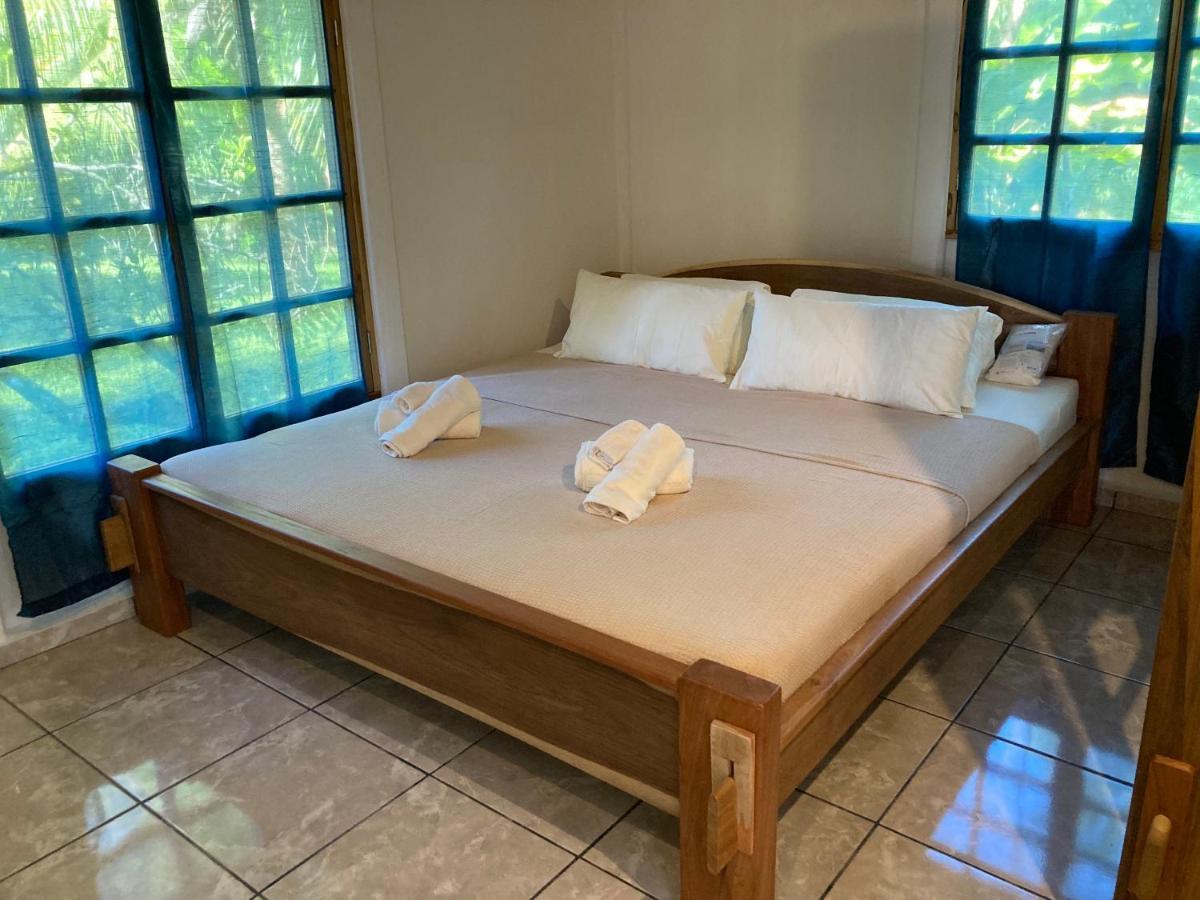 Hotel Pura Vida Vegana à Cahuita Extérieur photo