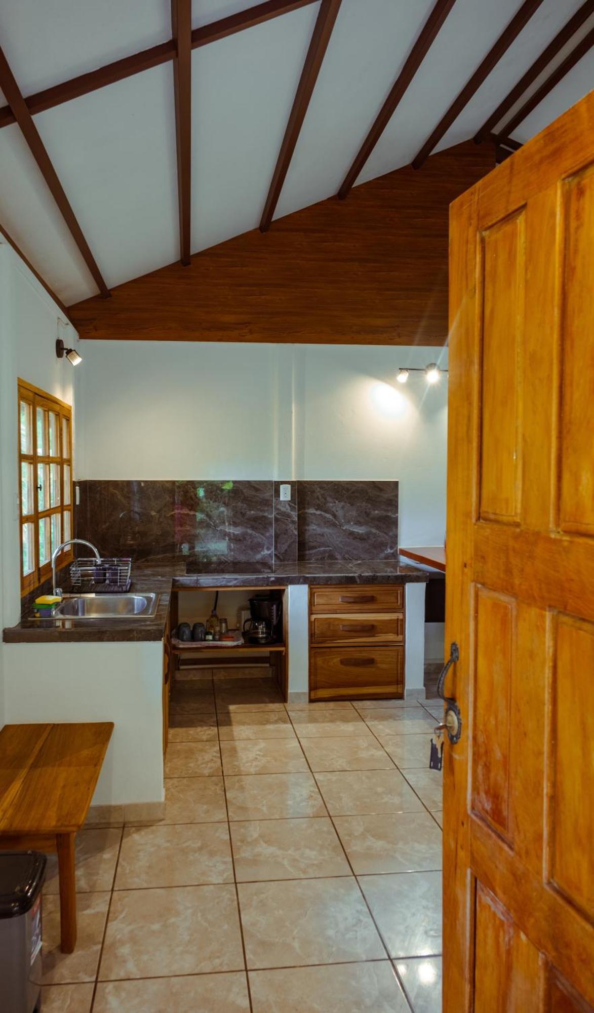 Hotel Pura Vida Vegana à Cahuita Extérieur photo