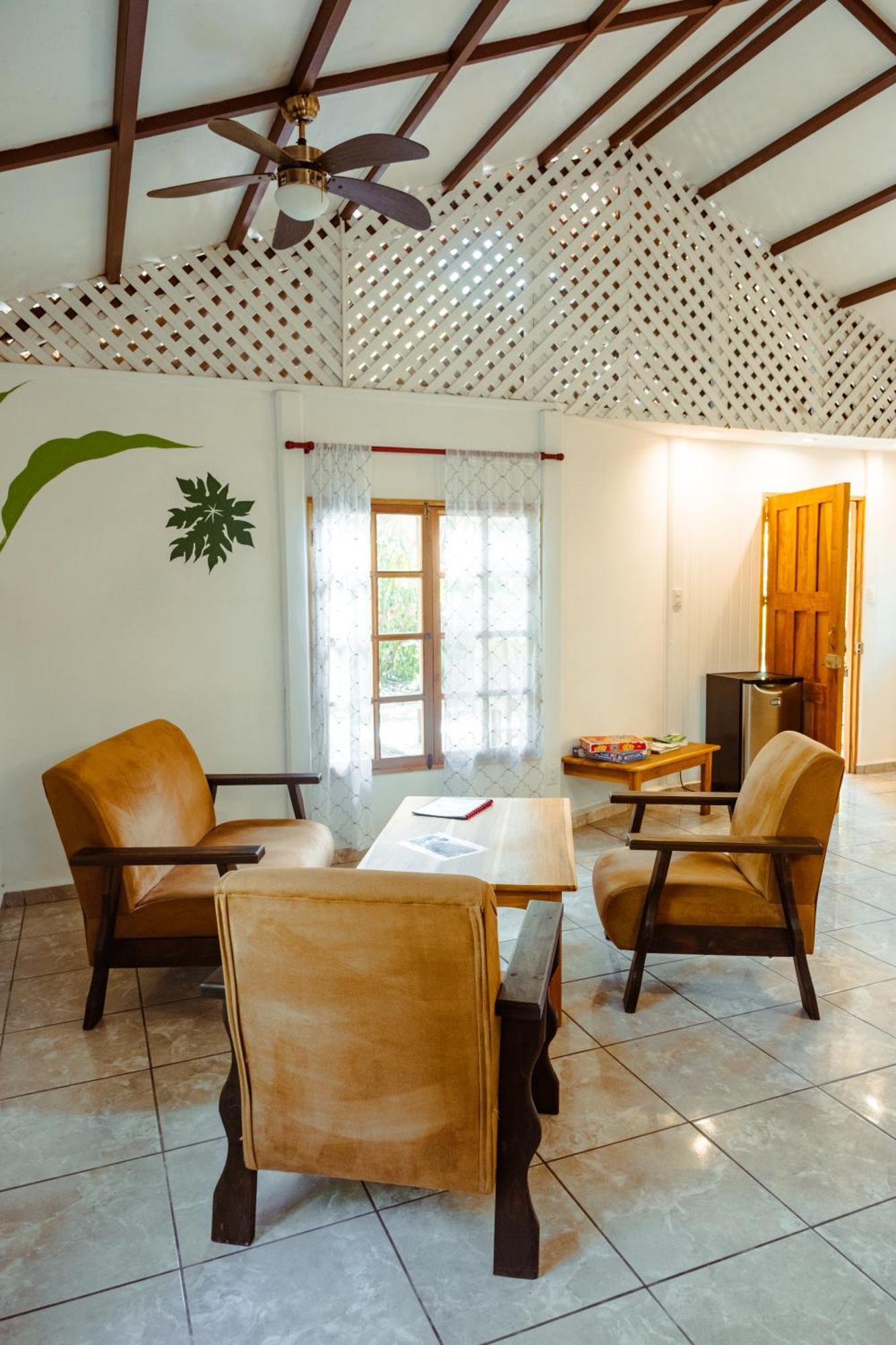 Hotel Pura Vida Vegana à Cahuita Extérieur photo